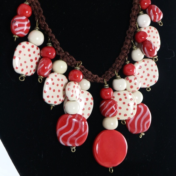 KAZURI Beads Beautiful 18 inch Hand-Made Necklace - Picture 3 of 5